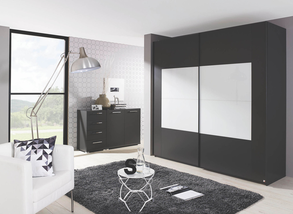 Schwebetürenschrank