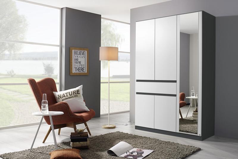 Drehtürenschrank