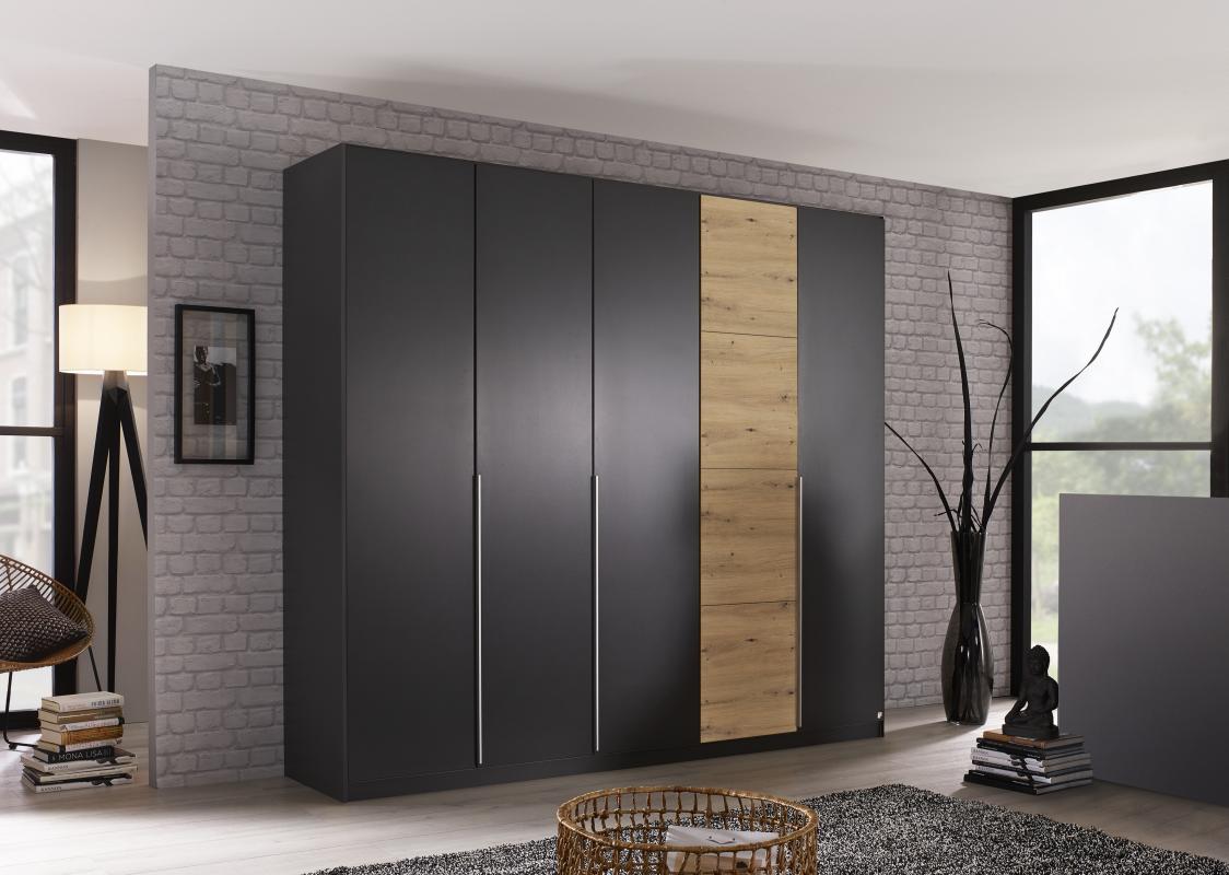 Drehtürenschrank