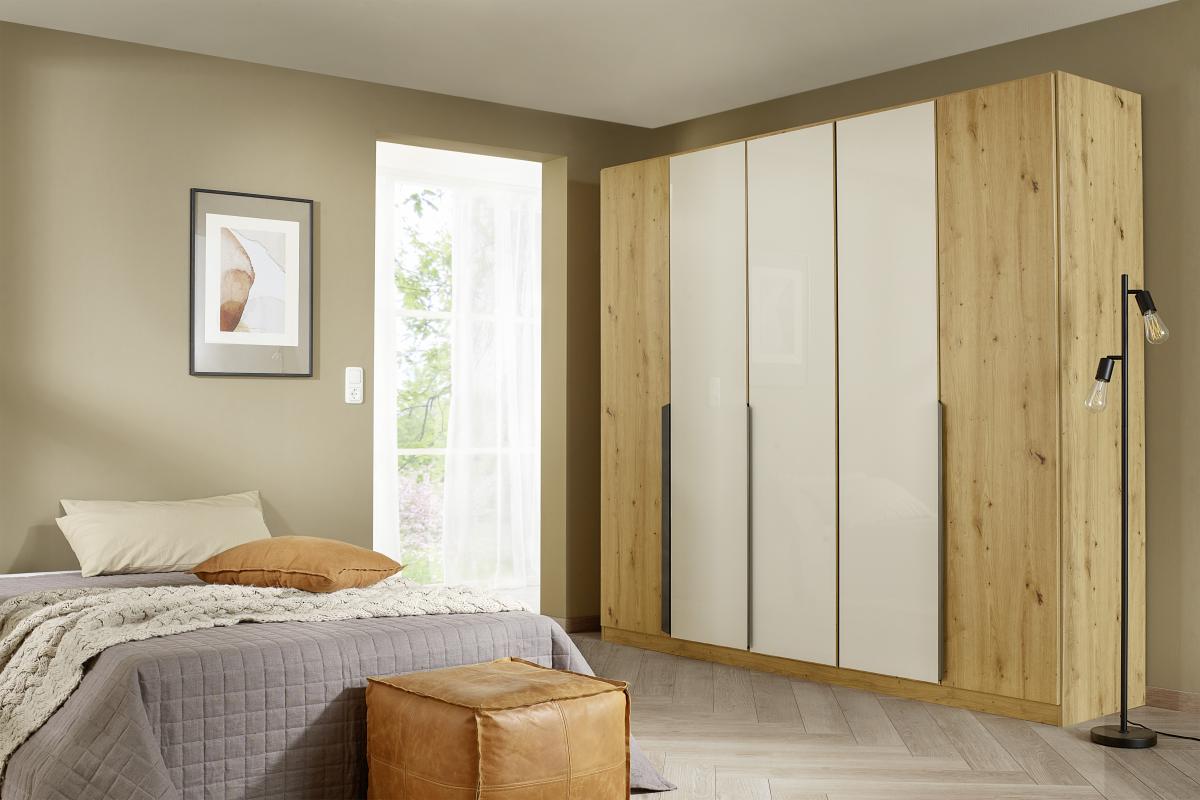 Kleiderschrank